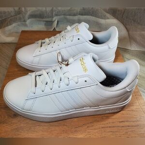 BRAND NEW WOMENS Adidas Grand Court 2.0 All White, Gold Lettering Heel SIZE 6.5